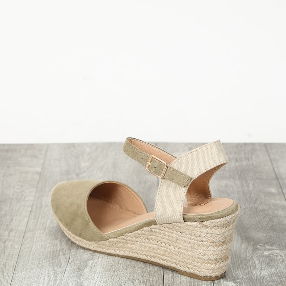 Round Toe Espadrille Wedge Low Platform Sandals - Picture 4 of 7